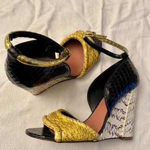 Derek Lam Women's Open Toe Ankle Strap Python Leather Wedges in US size 7/7.5